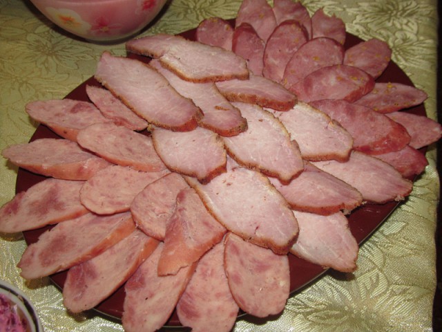 "Краковская" и "сервелат" в домашних условиях