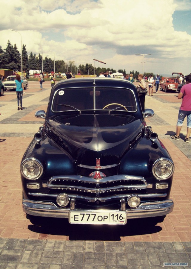 Выставка ретро автомобилей