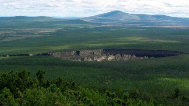 Гигантский сибирский кратер