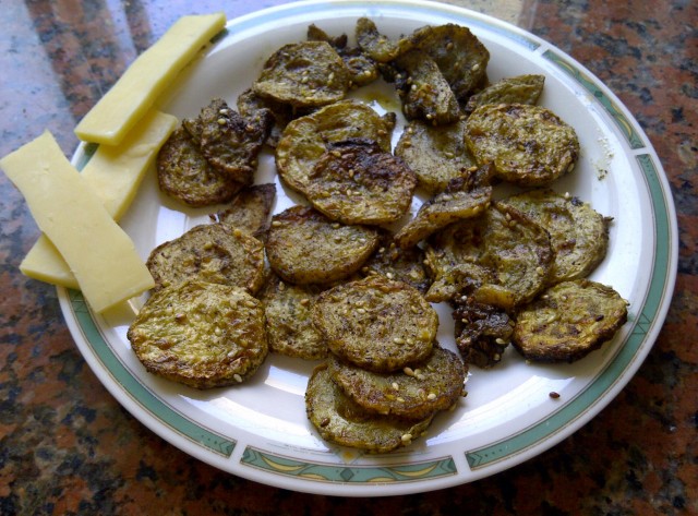 Пикантный салат из кабачков.