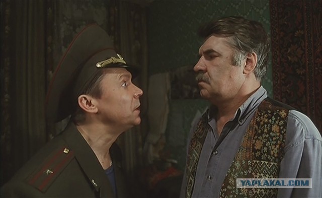 В Геленджике подполковник полиции пришел в ветклинику и отказался надевать маску. Потом достал лист А4 и составил протокол