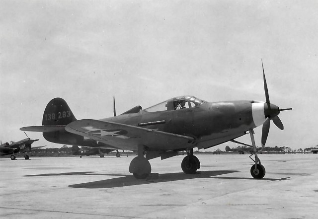 Р-39 Аэрокбра. Американская любимица сталинских соколов. История создания и основные модификации.