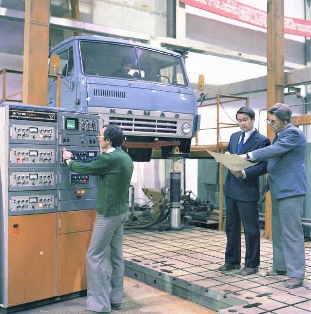 Фотохроника "загнивающего совка". Часть 11. Советские автомобили
