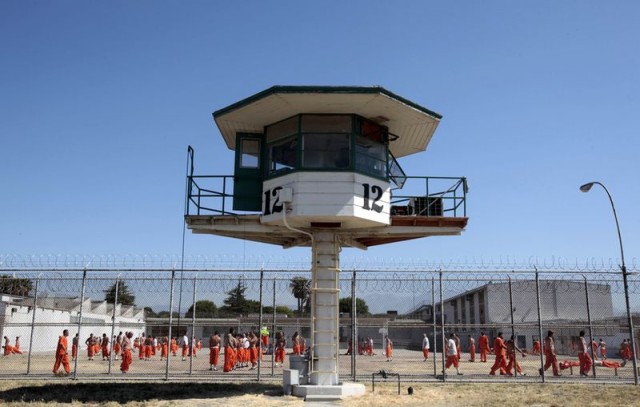 Переполненные тюрьмы Калифорнии: всех освободить?