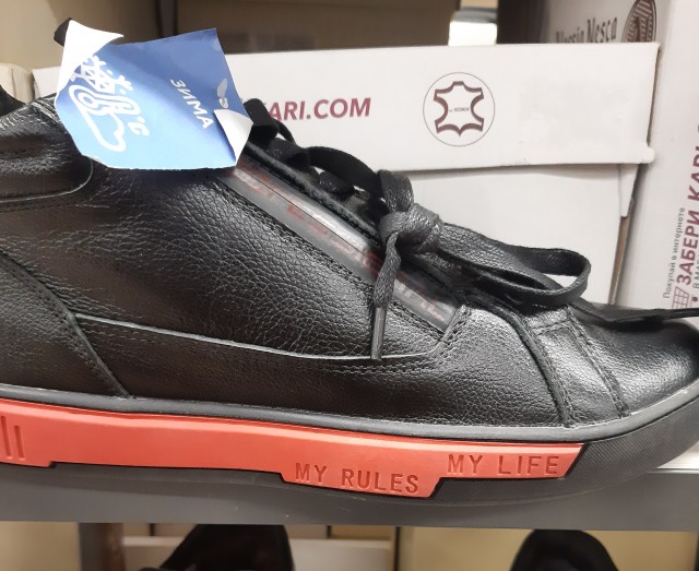 На Wildberries завели административное дело за продажу палёного Adidas.