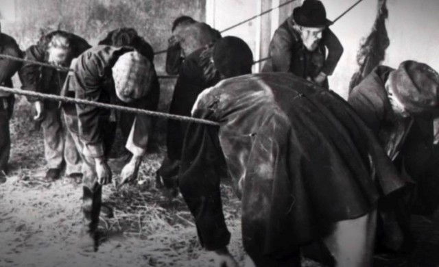 Как  же спал народ в русских селеньях?