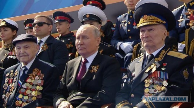 Путин пригрозил «молниеносным ударом» желающим вмешаться в ситуацию на Украине