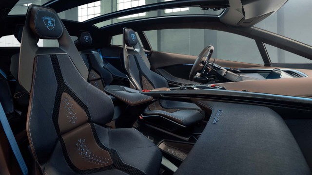 Lamborgini представила электрический кроссовер Lanzador с мощностью 1340 л.с. и деталями, напечатанными на 3D-принтере