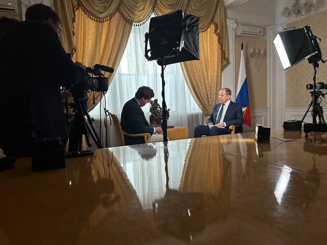 Карлсон снова в России