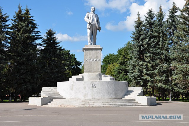 Памятники Ленину