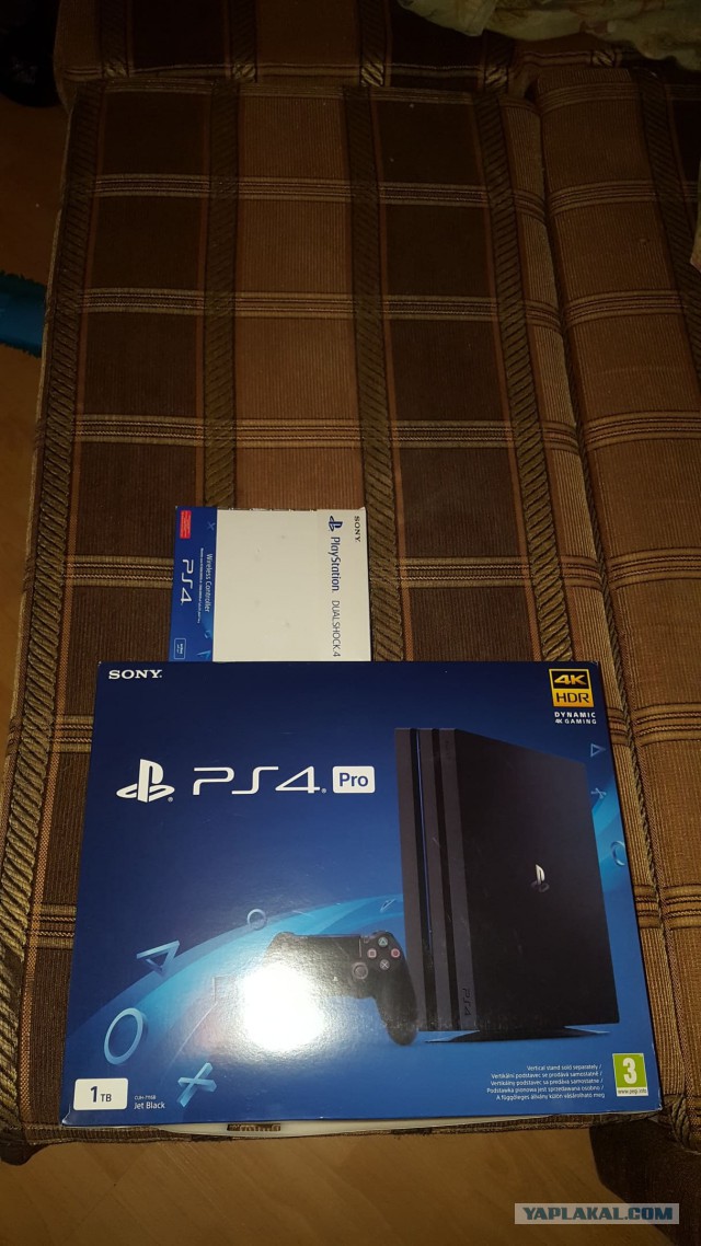 Sony PlayStation 4 Pro (1TB) (CUH-7116B) + 2-й геймпад + зарядная станция + игры