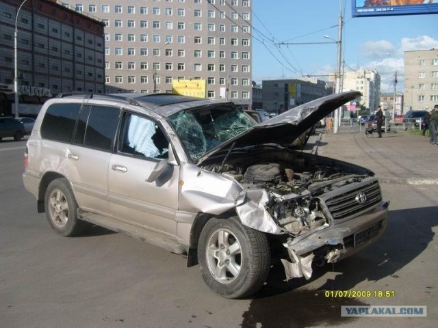 Нетрезвый депутат врезался в ДПС