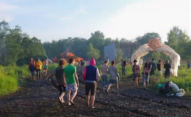 Девчули с фестиваля Burning man