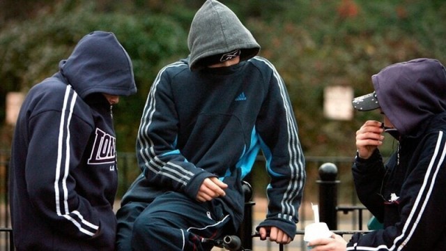 Спортики пытались избить спецназовца — он вступился за парня, к которому пристали за длину волос в екатеринбургском парке