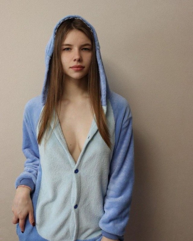 Симпатичные девушки из Сети - 9
