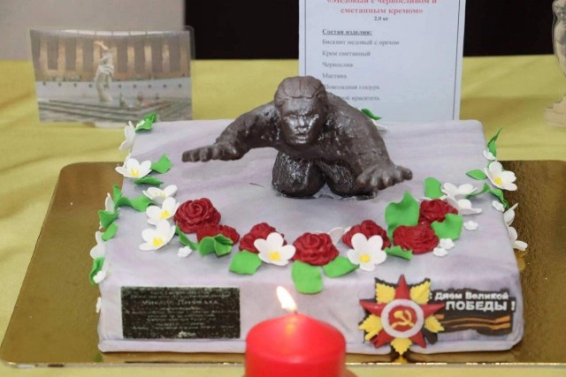 В Сарапуле провели кондитерский конкурс с десертами-землянками ко Дню Победы