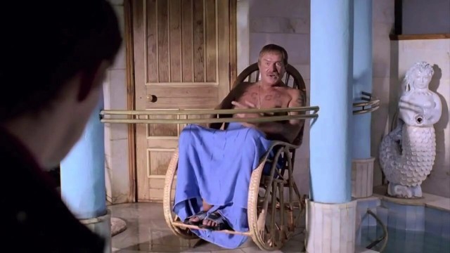 В Ленобласти самцы лягушек стали небесно-голубыми