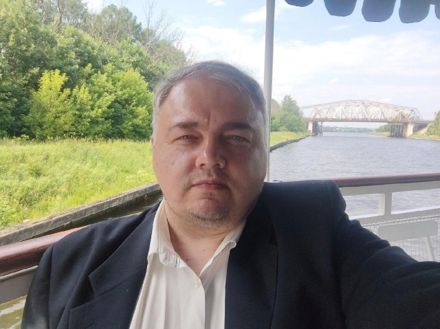 «Внешность не принесла мне богатства»: чем обернулась слава для русского двойника Ди Каприо — что с ним теперь