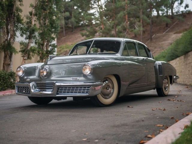 Tucker 48: фара, которая смотрит в поворот