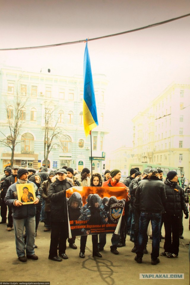 Фотовыставка "ВеЩдоки. Сирия. Украина" в Берлине