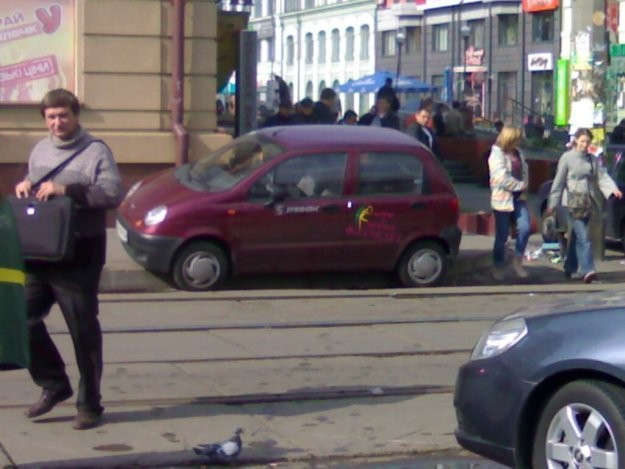 Ничего себе припарковалась 