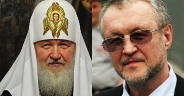 Патриарх Кирилл призвал паству не верить слухам о его богатстве.