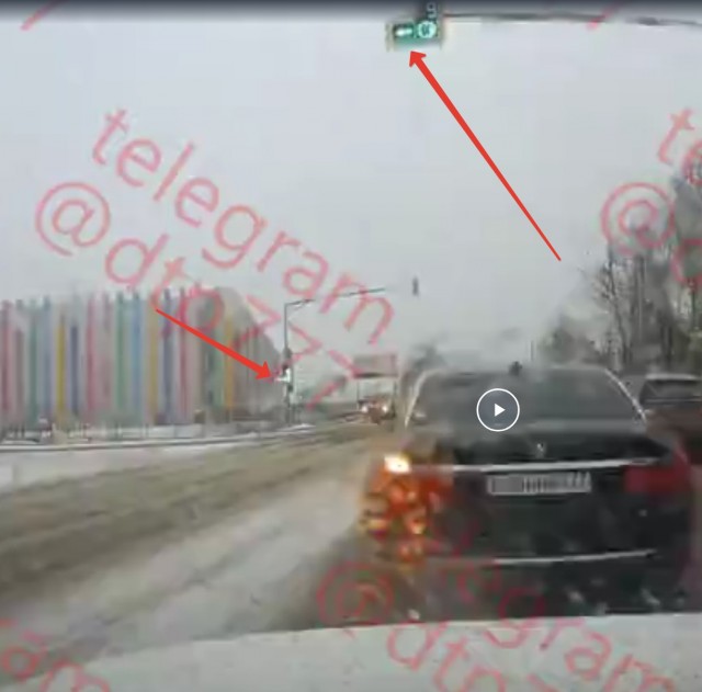 Зато погудел
