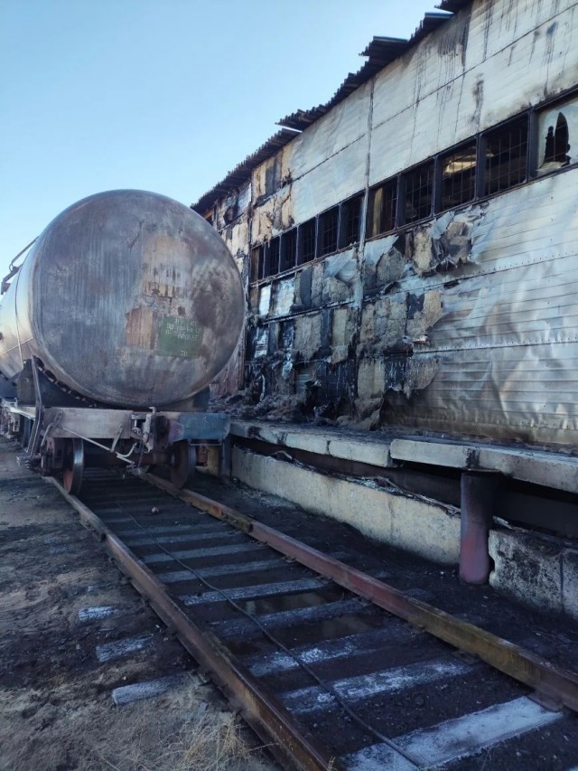 В Новом Уренгое осудят машиниста за сгоревшие вагоны с газовым конденсатом