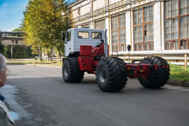 Игра на ЯПе: Угадай АВТО-8