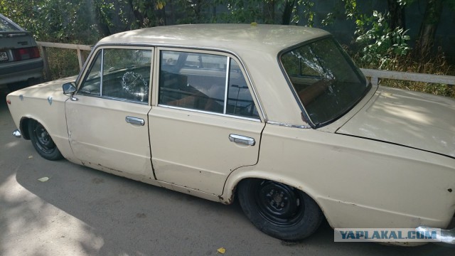 Автоюмор, смекалка, но чаще абсурд