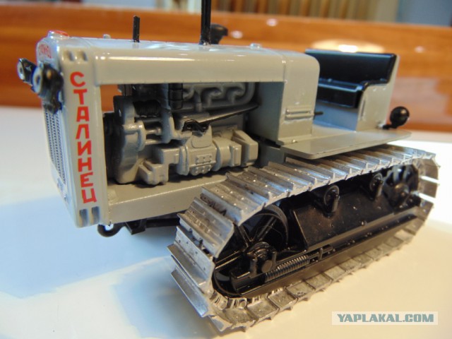 Mikromodellbau. Трактор "Сталинец-65" 43 масштаб.