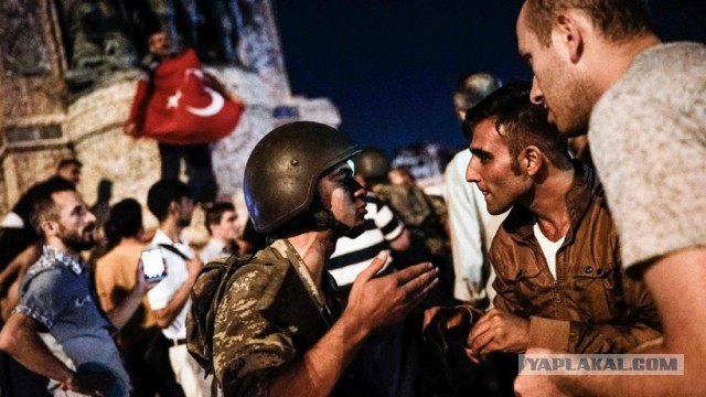 Фоторепортаж: переворот в Турции - хроника событий