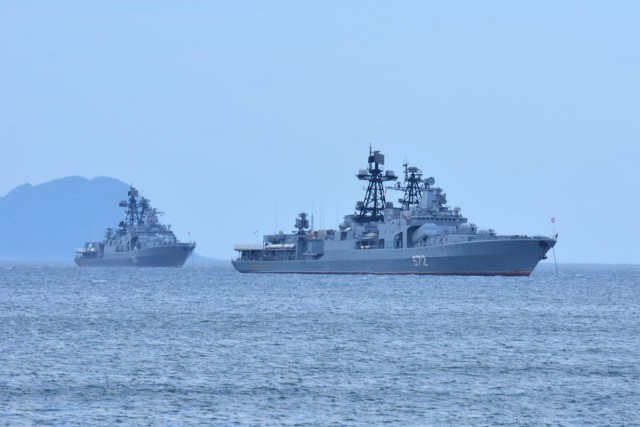 Отряд кораблей ТОФ ВМФ России на военно-морской базе Морских сил самообороны Японии в Майдзуру