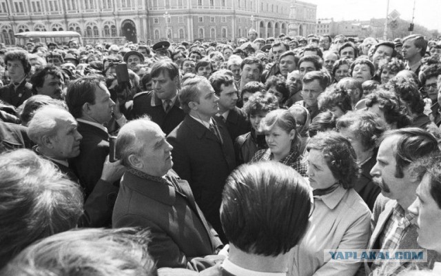 Познер поспорил с читателем о советской идеологии: «К концу правления Брежнева никто ни во что не верил»