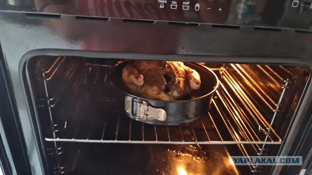 Ну и зачем мужчине за сорок с квартирой и машиной все эти молодые, но бедные женщины?