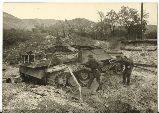 StuG III под кличкой "Гадюка", самая массовая в производстве с которой пришлось встретиться нашим дедам.