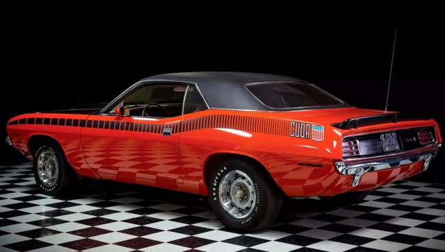 60 лет Plymouth Barracuda