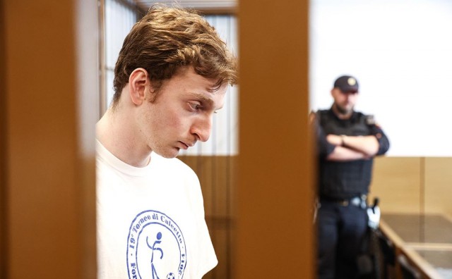 Избил полковника полиции. Сел и сразу вышел. Сына чеченского миллиардера отпустили из-под ареста.