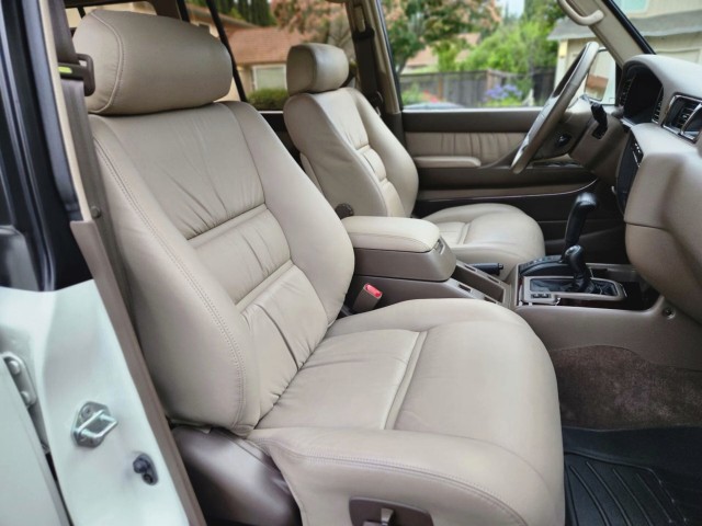 В США на аукцион в "состоянии нового" выставили Toyota Land Cruiser J80 1997 г.в. по цене 130 тысяч USD (11 миллионов рублей)
