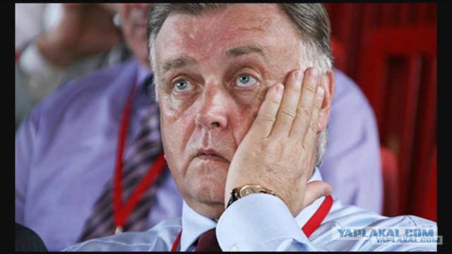 Гигантский аппарат для непрерывной укладки железнодорожных путей