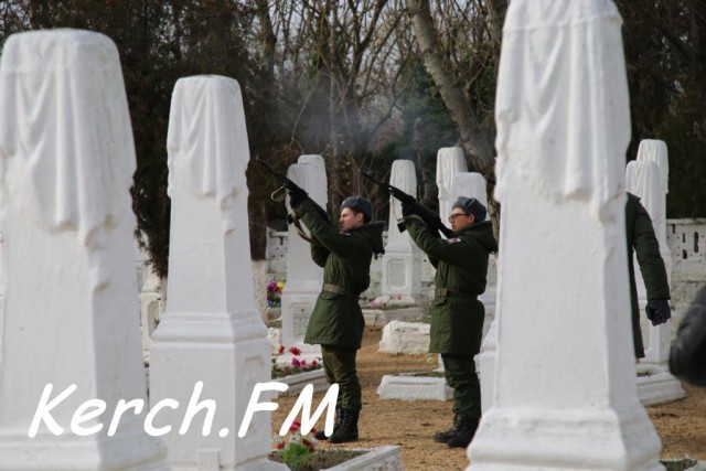 Крым-Фронт. Вести с полей... Керчь, продолжение