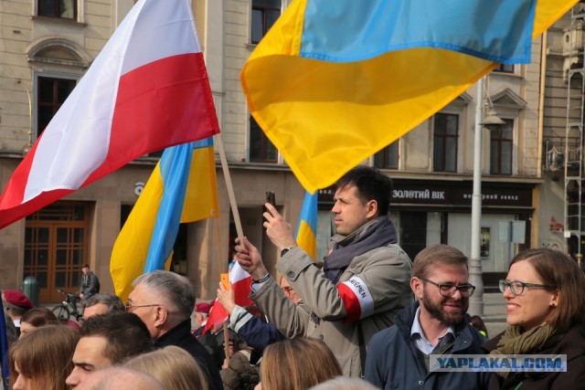Лукашенко согласился выдать Украине задержанных граждан России