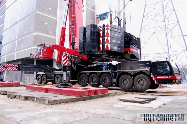 Одни уверены, что Египетские пирамиды построили инопланетяне, другие отрицают. Кто прав?