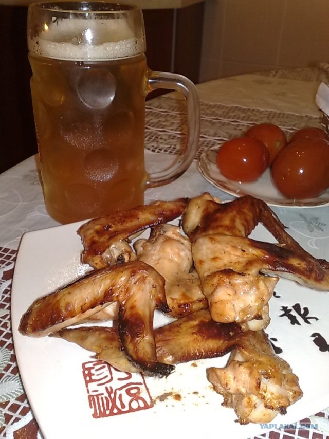 Ноги, хвосты… главное – крылья!, Кура-International–2, куриные крылья