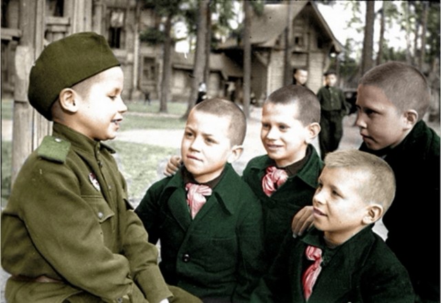 Фотографии связанных с историей Красной и Советской Армии.