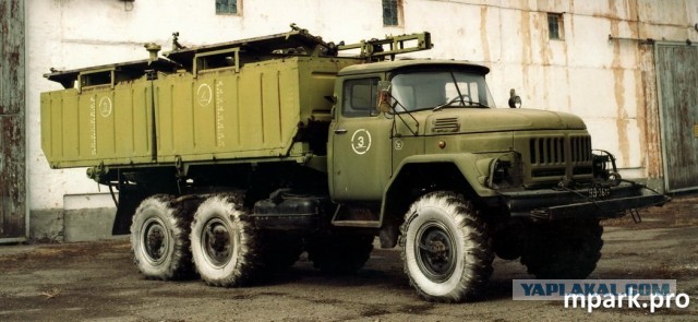 ЗИЛ-131 – зачем была нужна такая большая машина с 6x6 WD