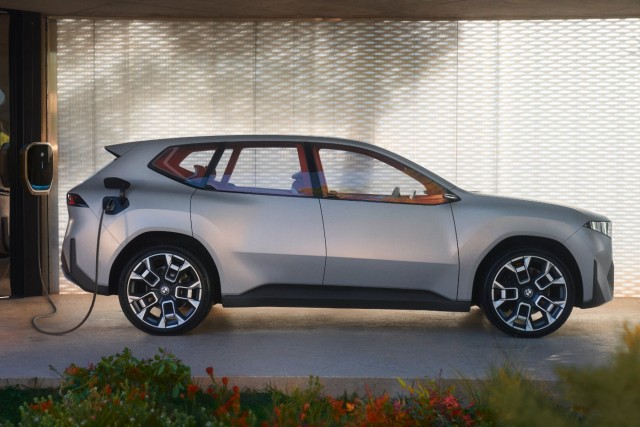 BMW презентовала концепт своего будущего электрического внедорожника