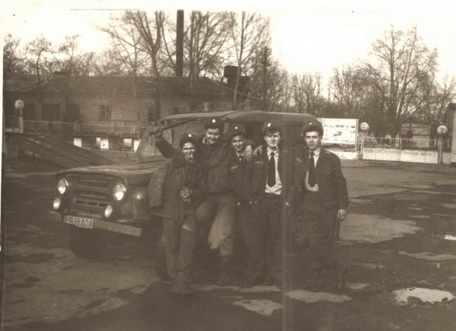 А давайте в честь праздника, выкладывать свои армейские фотки уважаемые яповцы
