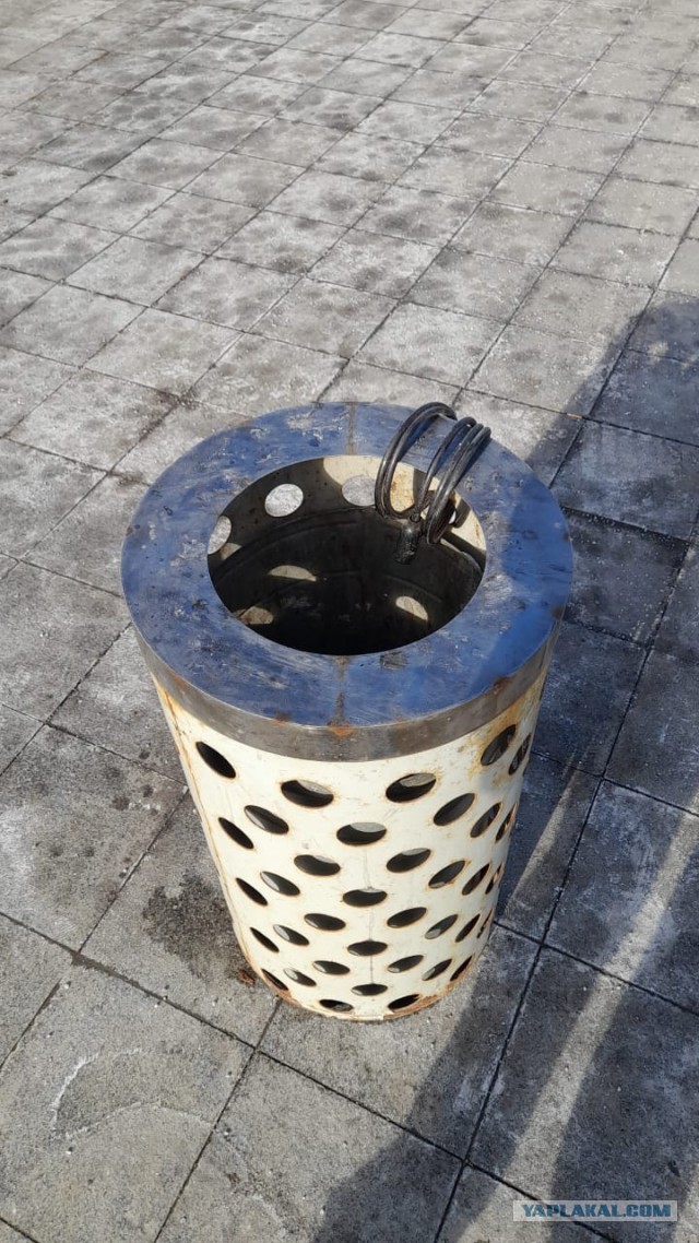 Урна с велосипедным замком