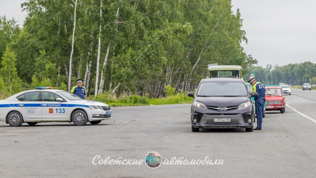 Покатушки на 24-й Волге в город суровых мужчин. Фестиваль "Машина времени"